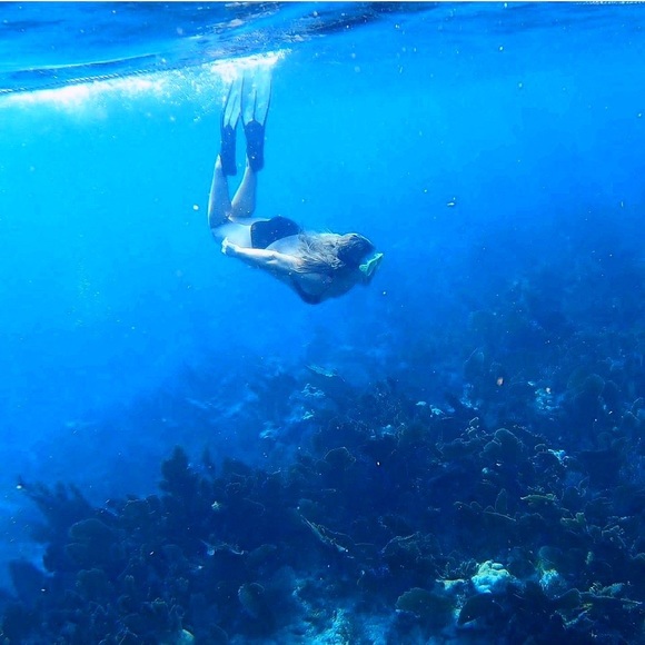 Redefining Sustainable Fashion - Picture 2 of 4